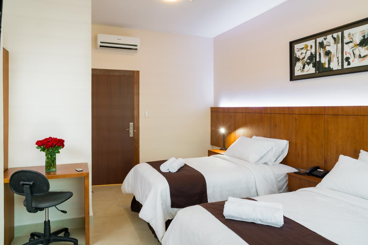 Hotel La Ria Duran Bagian luar foto